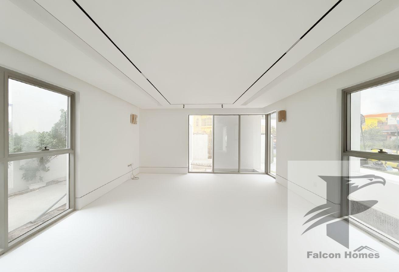 Modern | Bright 6BR Villa with Private Pool photo 11