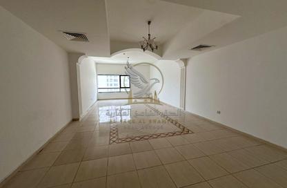 Apartment - 3 - 3 for rent in New Al Taawun Road - Al Taawun - Sharjah