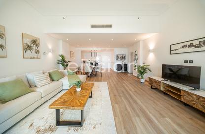 Apartment - 1 - 2 for sale in Al Msalli - Shoreline Apartments - Palm Jumeirah - Dubai