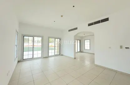 شقة - 2 غرف نوم - 4 حمامات للايجار في منطقة 16 - قرية جميرا الدائرية - دبي