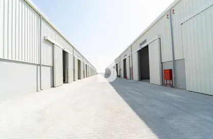 Warehouse - Studio for rent in Dubai Investment Park 1 (DIP 1) - Dubai Investment Park (DIP) - Dubai