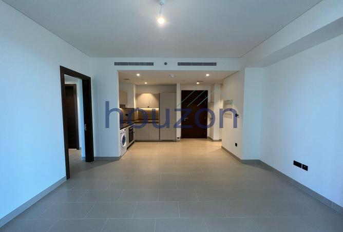 Spacious 2BR | Prime Location | Burj View | Vacant photo 3