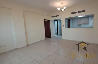 شقة - غرفة نوم - 2 حمامات للايجار في جي02 - طراز مغربي - المدينة العالمية - دبي