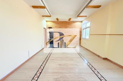 Villa - 4 - 5 for rent in Al Azra - Al Riqqa - Sharjah Villa - 4 - 5 for rent in Al Azra - Al Riqqa - Sharjah