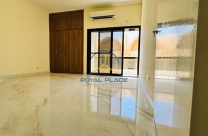 Apartment - 2 Bedrooms - 2 Bathrooms for rent in Snooker Point Building - Oud Metha - Bur Dubai - Dubai