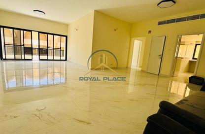 Apartment - 2 Bedrooms - 2 Bathrooms for rent in Snooker Point Building - Oud Metha - Bur Dubai - Dubai