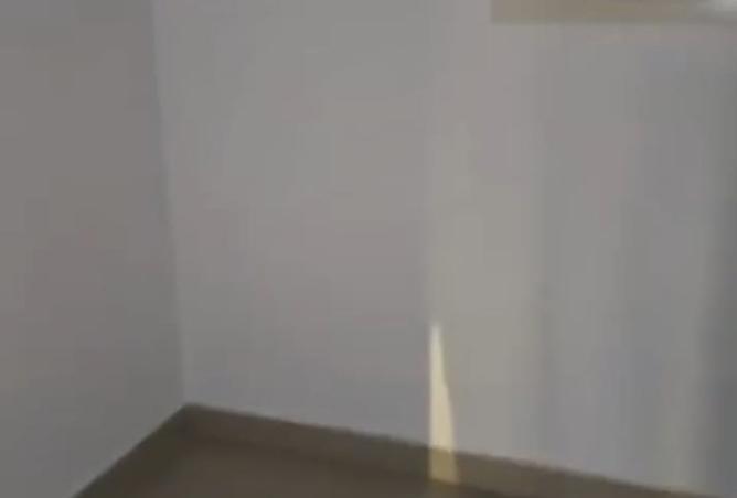 122010618 - Property Image 3