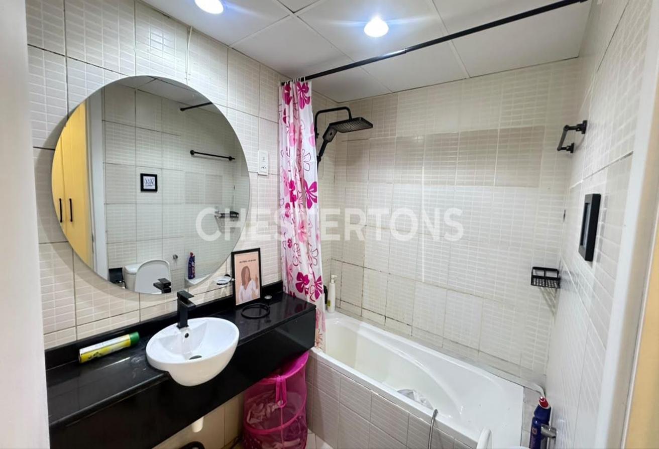 UPGRADED STUDIO | LAKE VIEW | FURNISHED APT photo 15
