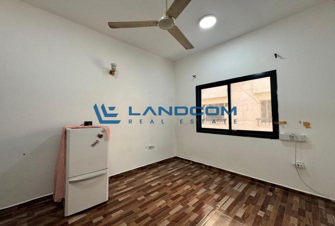 Studio Apartment|Near Salah Al Din Metro|12 Cheque photo 2
