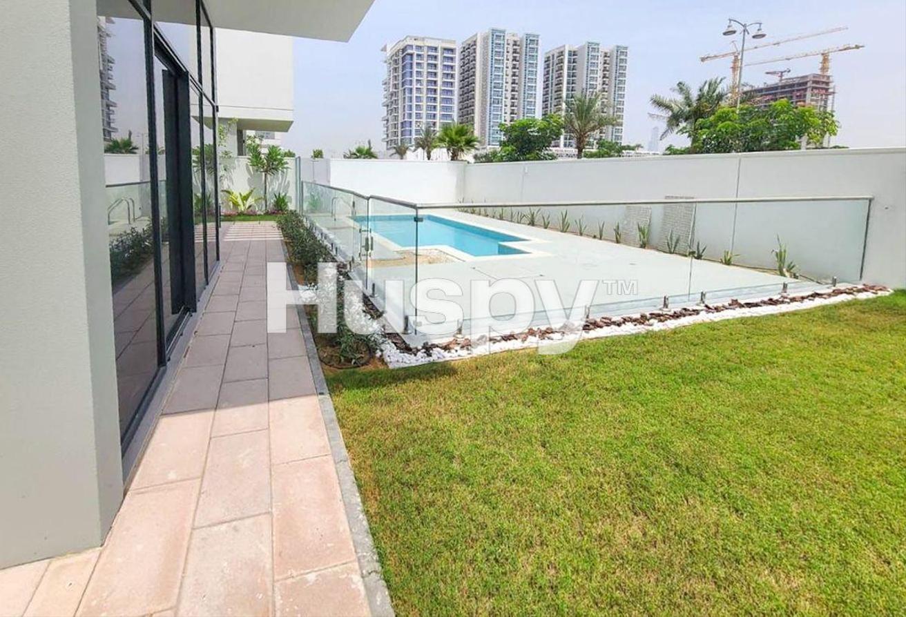 Private Pool | Single Row | Type A photo 10