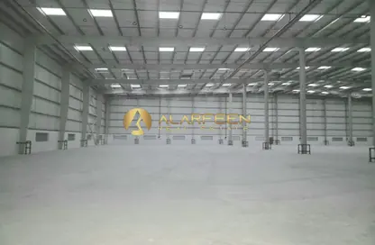 Warehouse - Studio - 4 Bathrooms for rent in Phase 1 - Dubai Investment Park (DIP) - Dubai