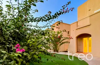 فيلا - 2 غرف نوم - 3 حمامات للايجار في الينابيع 2 - الينابيع - دبي