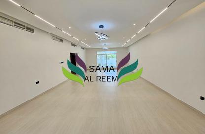 Villa - 4 Bedrooms - 4 Bathrooms for rent in Jumeirah 3 Villas - Jumeirah 3 - Jumeirah - Dubai Villa - 4 Bedrooms - 4 Bathrooms for rent in Jumeirah 3 Villas - Jumeirah 3 - Jumeirah - Dubai