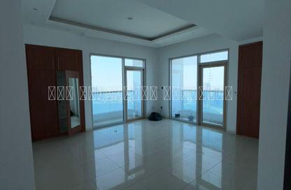 Apartment - 3 Bedrooms - 3 Bathrooms for rent in Blue Tower - Al Majaz 3 - Al Majaz - Sharjah