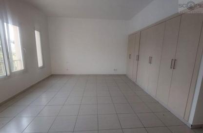 Villa - 3 Bedrooms - 3 Bathrooms for rent in Springs 2 - The Springs - Dubai