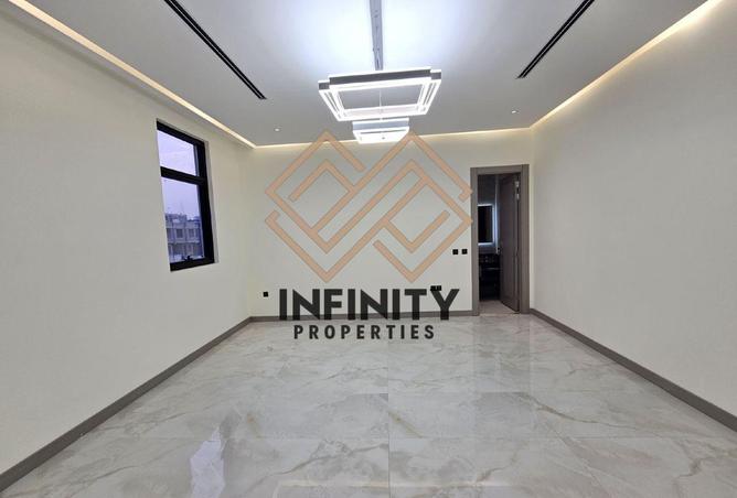 119733938 - Property Image 3