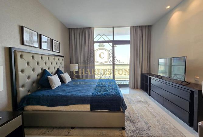 Furnished Studio | Pool View | Available Now photo 3