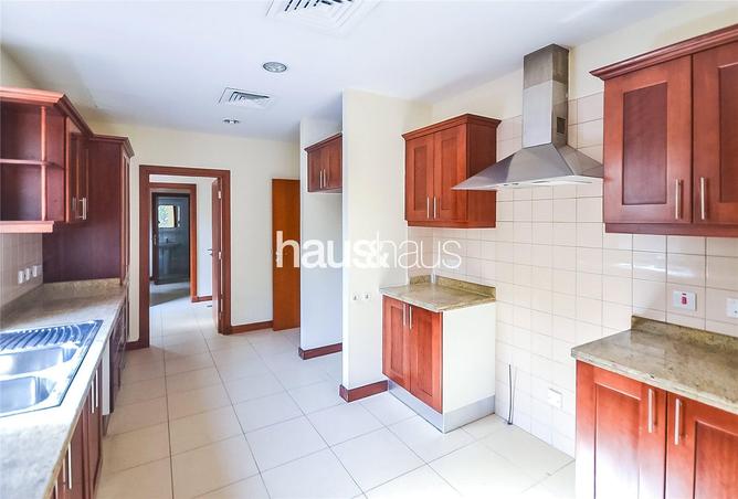 77776054 - Property Image 3