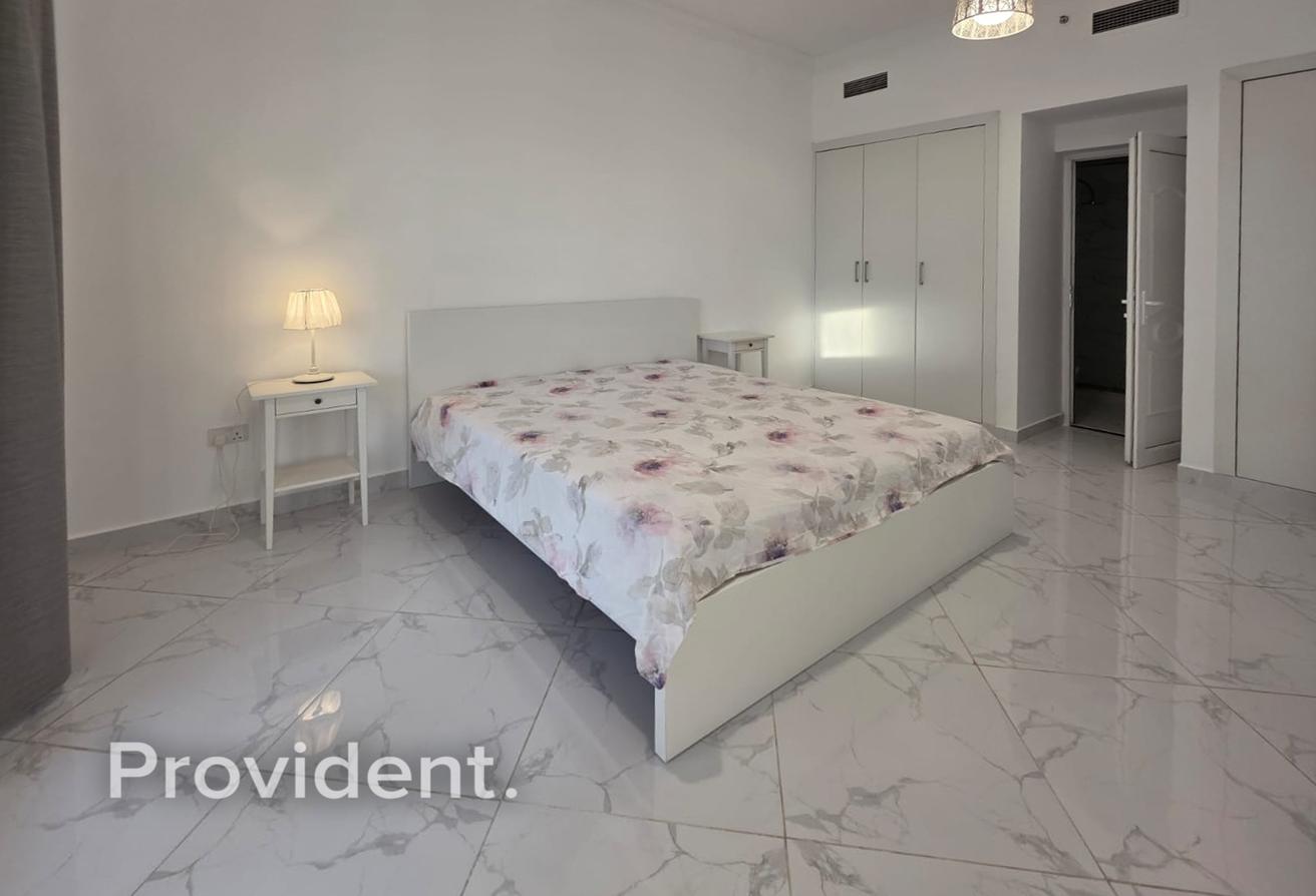 Available 1st Oct | Furnished | Marina View photo 4