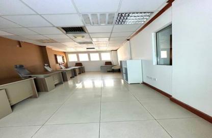 Business Centre - Studio - 2 Bathrooms for rent in Al Kazim Building - Karama Park Area - Al Karama - Dubai