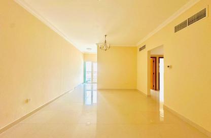 Apartment - 2 - 2 for rent in Al Nahda Complex - Al Nahda - Sharjah