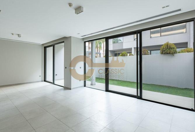VACANT |VASTU & LANDSCAPED | BACK-TO-BACK |CORNER