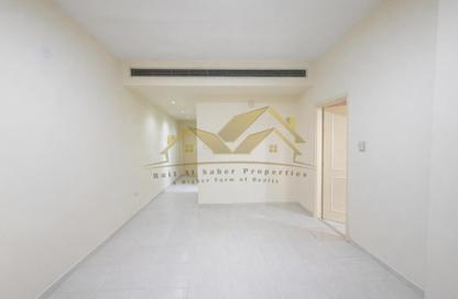 شقة - غرفة نوم - 2 حمامات للايجار في بناية الحمرية - الحمرية - بر دبي - دبي