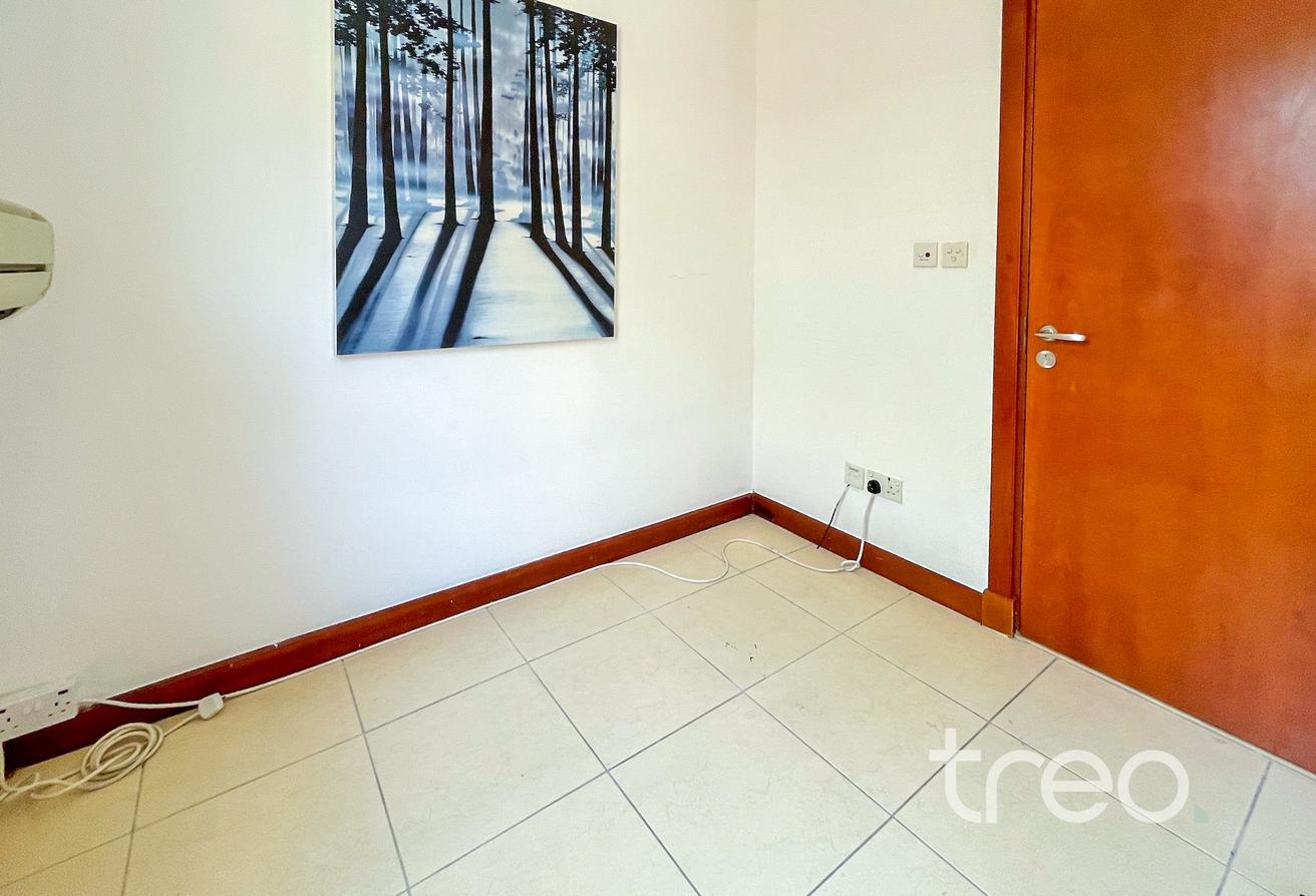 3 Bed Villa | Well Maintained | Vacant photo 20