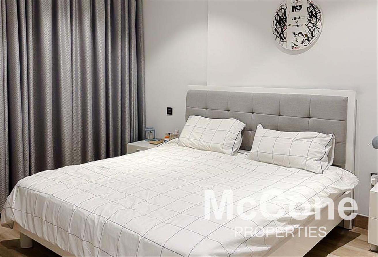 Prime Location | Furnished | Spacious photo 6