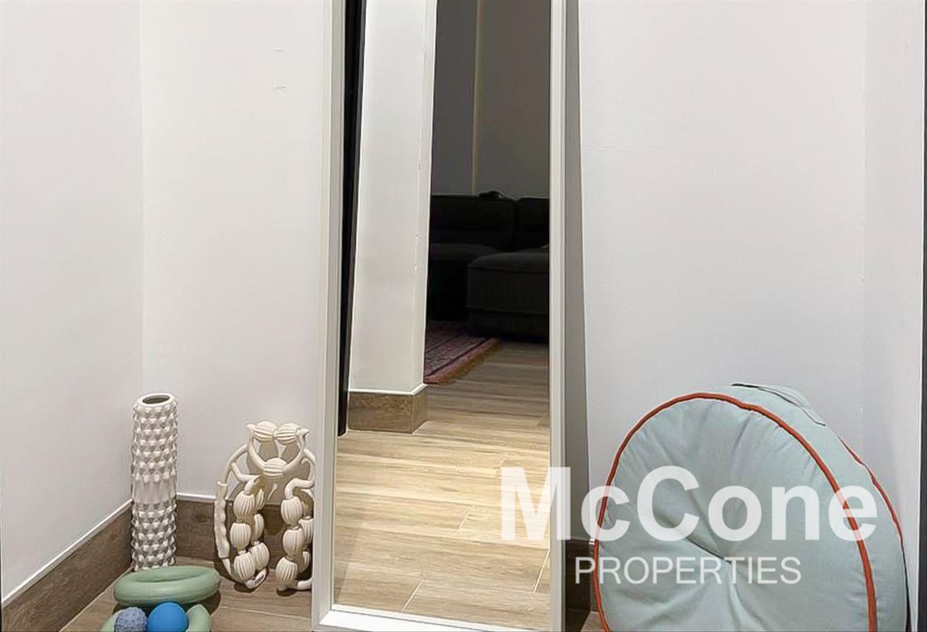 Prime Location | Furnished | Spacious photo 9