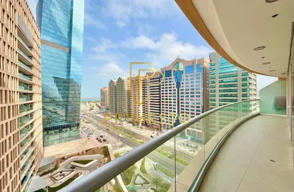 شقة - 3 غرف نوم - 4 حمامات للايجار في يونايتد سكوير - الخالدية - أبوظبي