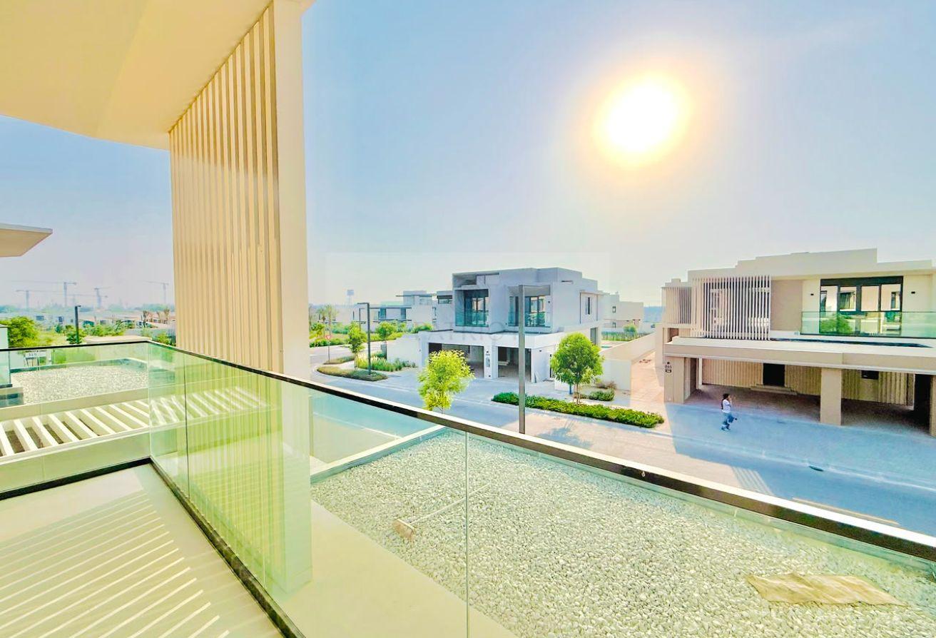 Big Plot | 4BR Villa | Private Garden | Maid Room photo 2