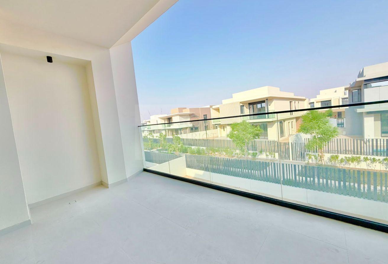 Big Plot | 4BR Villa | Private Garden | Maid Room photo 12