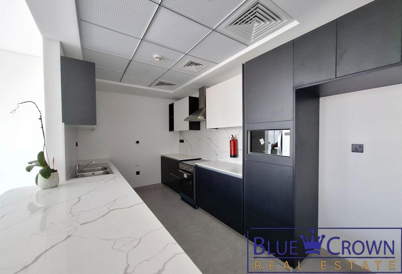 Prime Location:Near Metro:Luxurious:Spacious photo 8