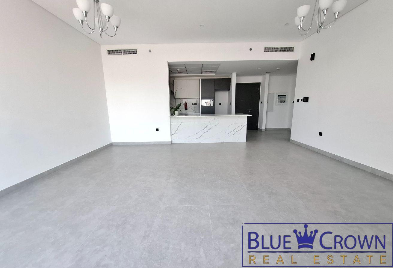 Prime Location:Near Metro:Luxurious:Spacious photo 5