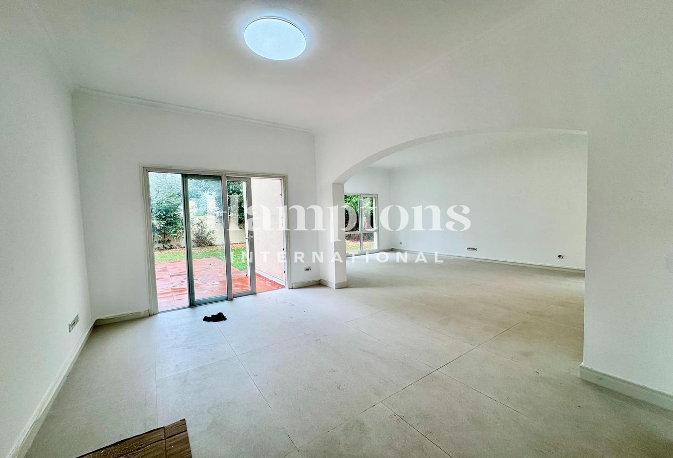 Upgraded | Great Location | Vacant | Spacious photo 6