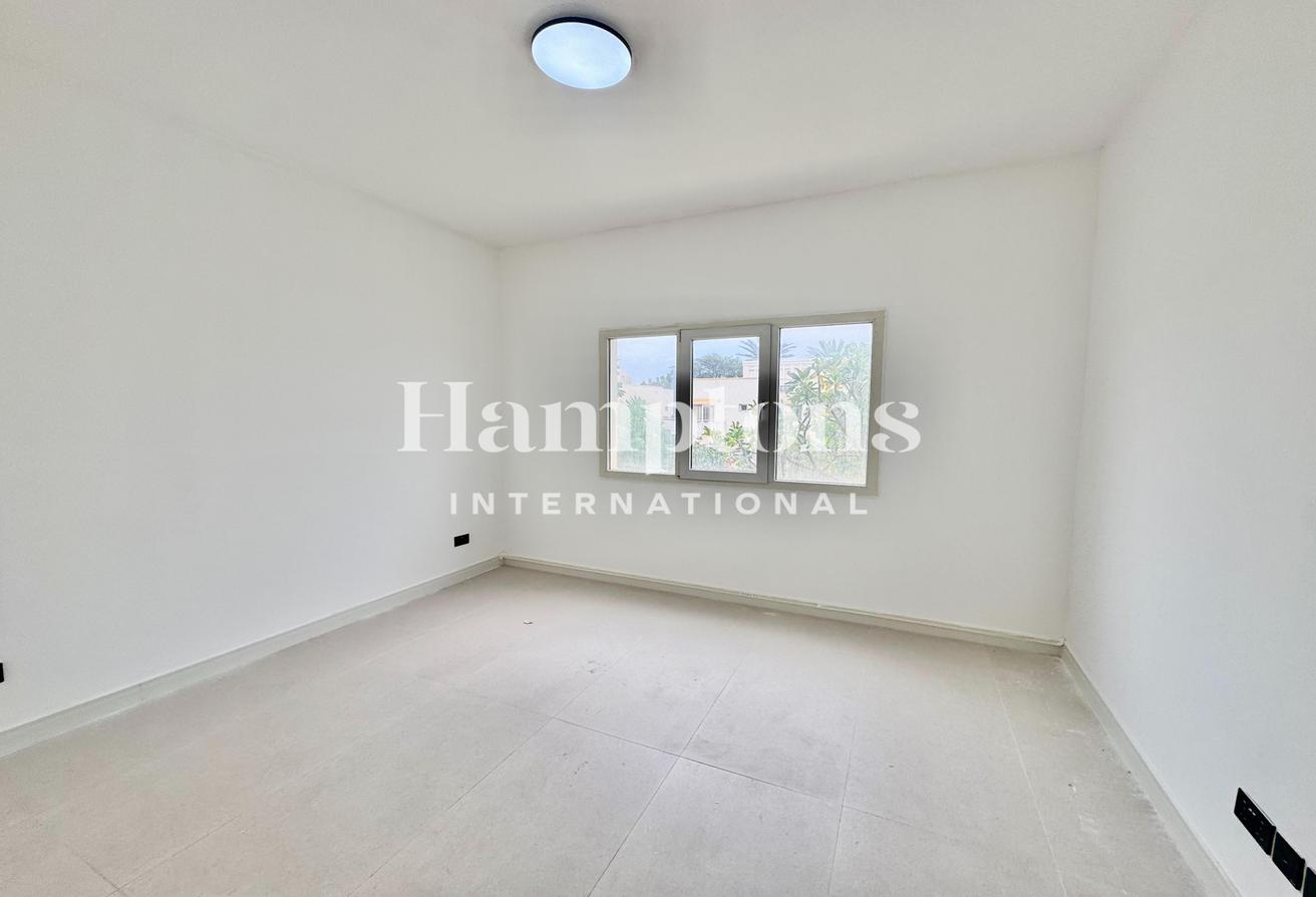 Upgraded | Great Location | Vacant | Spacious photo 7