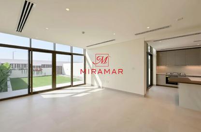 Townhouse - 2 Bedrooms - 3 Bathrooms for rent in Nad Al Dhabi - Al Jubail Island - Abu Dhabi