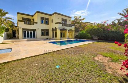 Villa - 5 Bedrooms - 7 Bathrooms for sale in District 1 - Jumeirah Park - Dubai