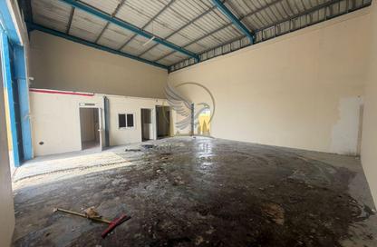 Warehouse - Studio - 3 Bathrooms for rent in Industrial Area 18 - Sharjah Industrial Area - Sharjah