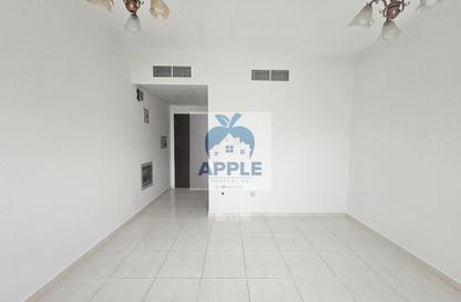 Apartment - Studio - 1 Bathroom for rent in Muwaileh 3 Building - Muwaileh - Sharjah