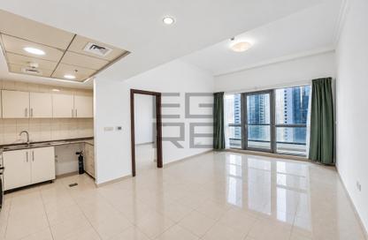 Apartment - 1 - 2 for rent in Bay Central Tower Central - Bay Central - Dubai Marina - Dubai