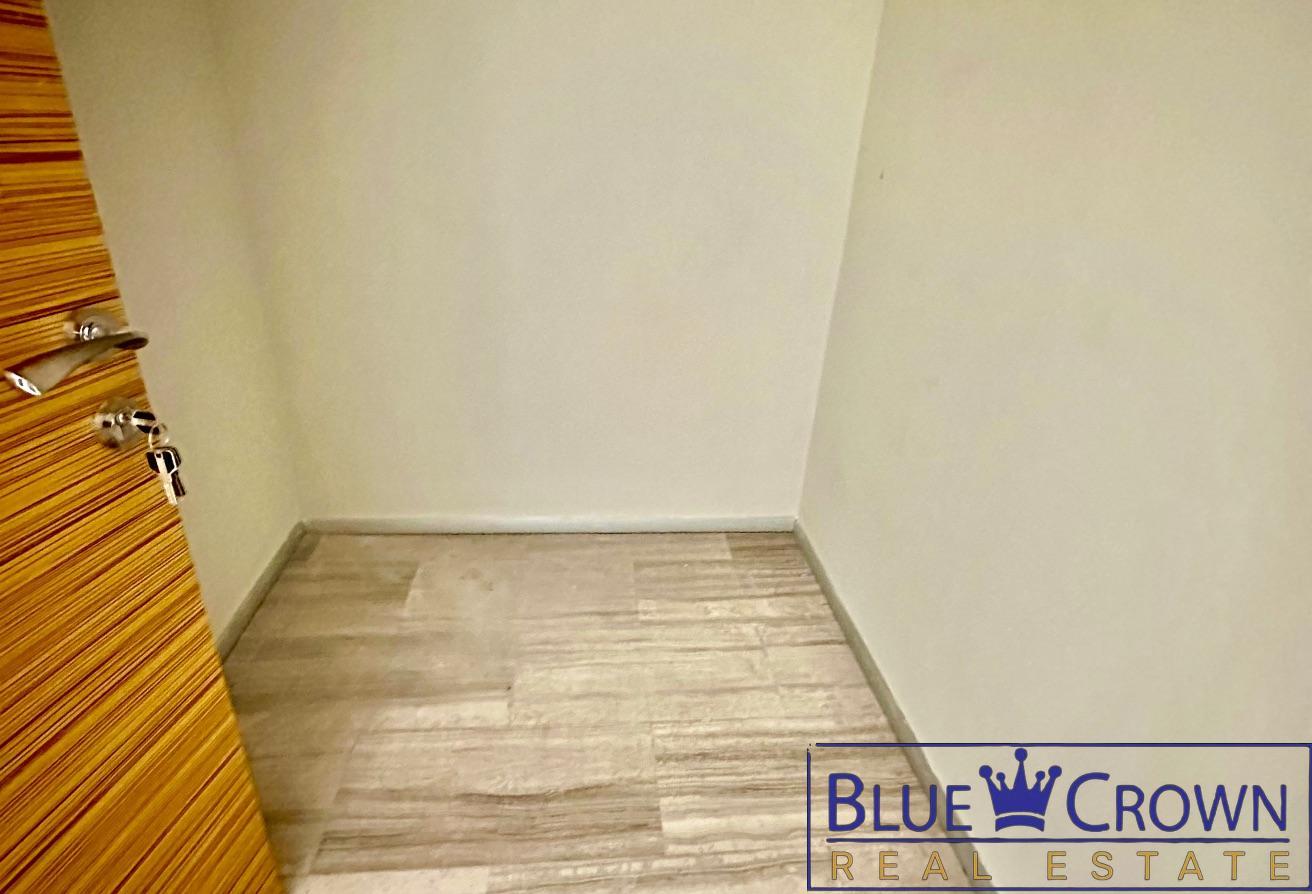 TOP FLOOR 1BEDROOM photo 11