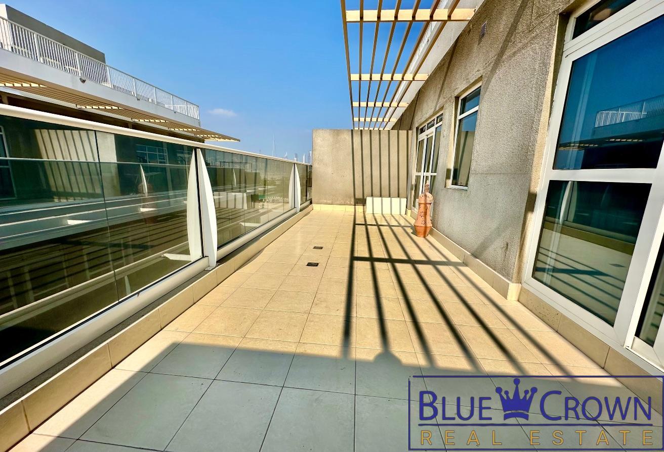TOP FLOOR 1BEDROOM photo 9