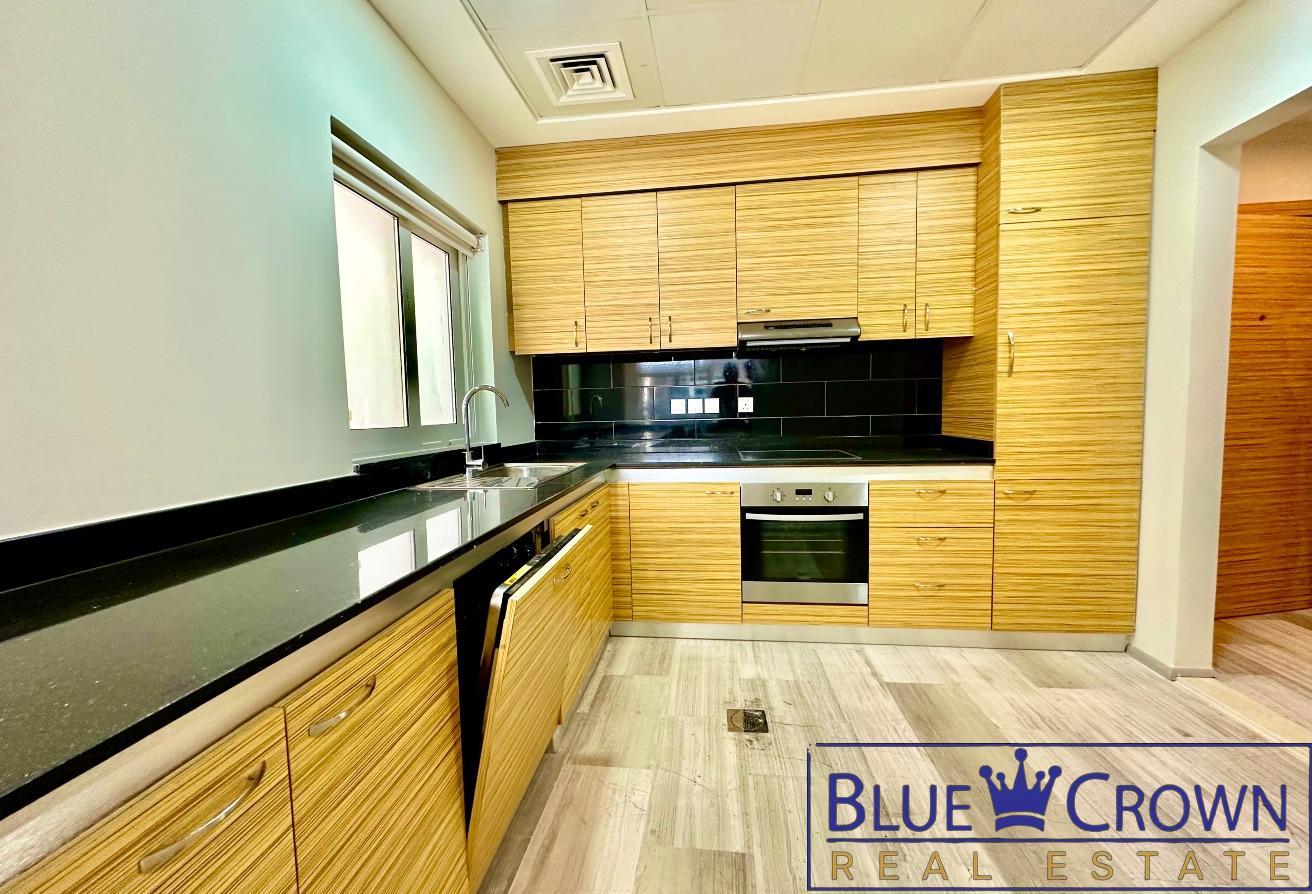 TOP FLOOR 1BEDROOM photo 7