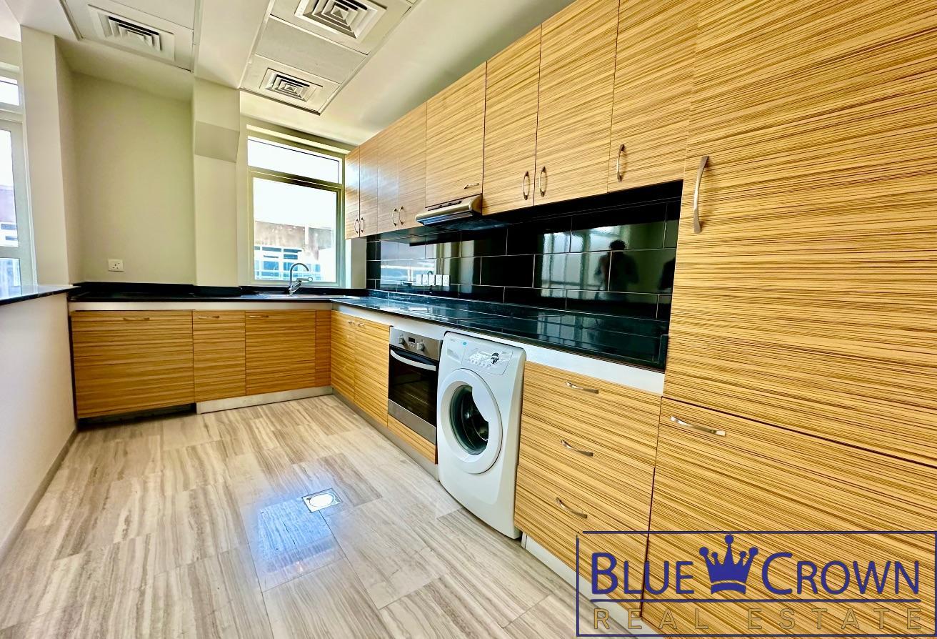 TOP FLOOR 1BEDROOM photo 10