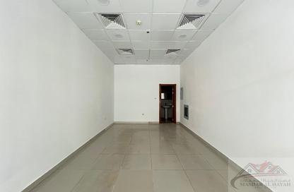 Shop - Studio - 1 Bathroom for rent in Al Zain Tower - Al Nahda - Sharjah