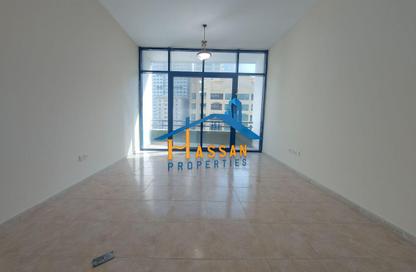 Apartment - 3 Bedrooms - 4 Bathrooms for rent in Palm Tower 2 - Palm Towers - Al Majaz - Sharjah