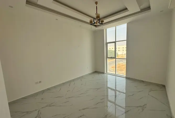 156202211 - Property Image 3