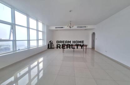 Apartment - 3 - 5 for rent in Beach Tower 1 - Al Khan Lagoon - Al Khan - Sharjah